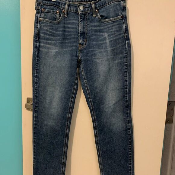 Long multi chain,gold tones, peridot like bead, EUC, vintage, fashion jewellery - Picture 8 of 16